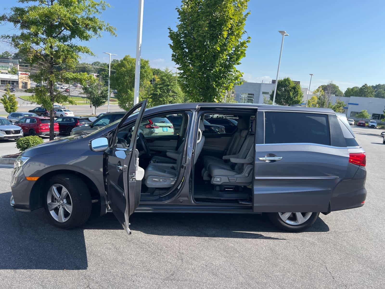 Thumbnail: 2019 Honda Odyssey - 17