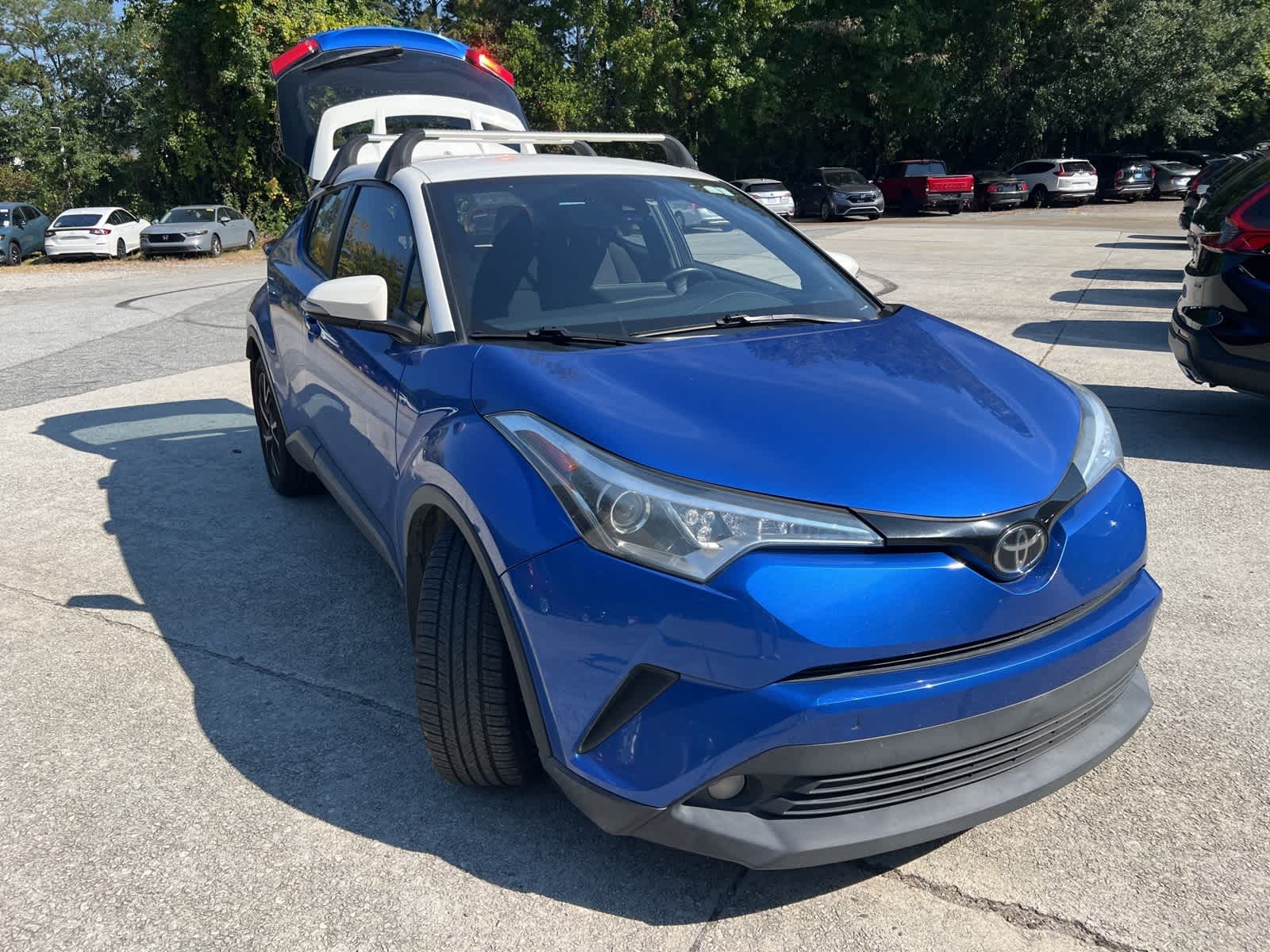 Thumbnail: 2018 Toyota C-HR - 14