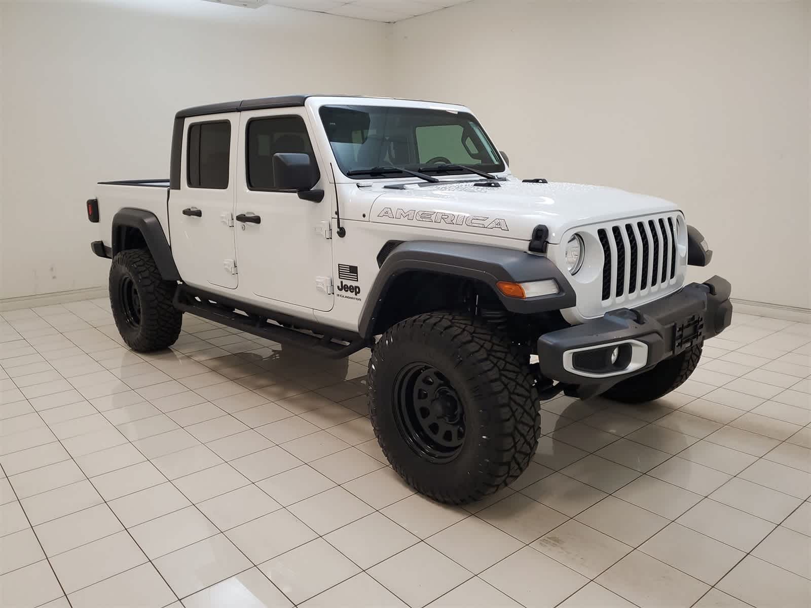 Thumbnail: 2023 Jeep Gladiator - 22
