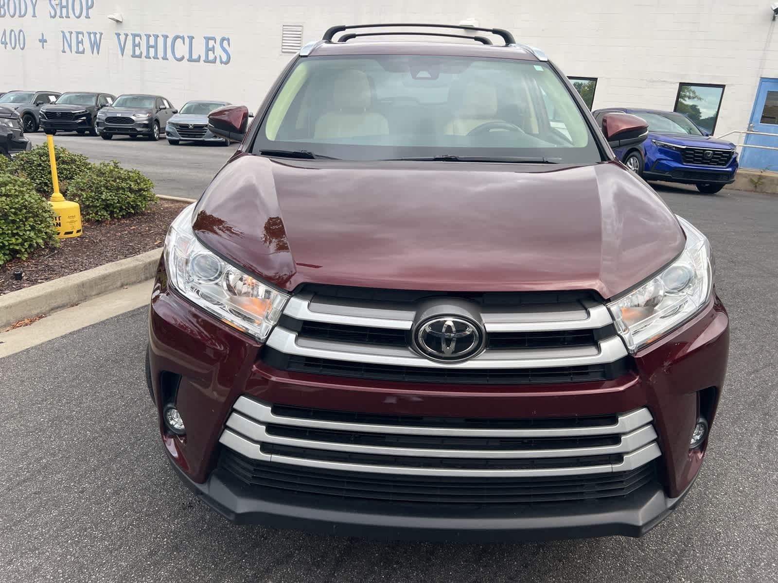 Thumbnail: 2019 Toyota Highlander - 14