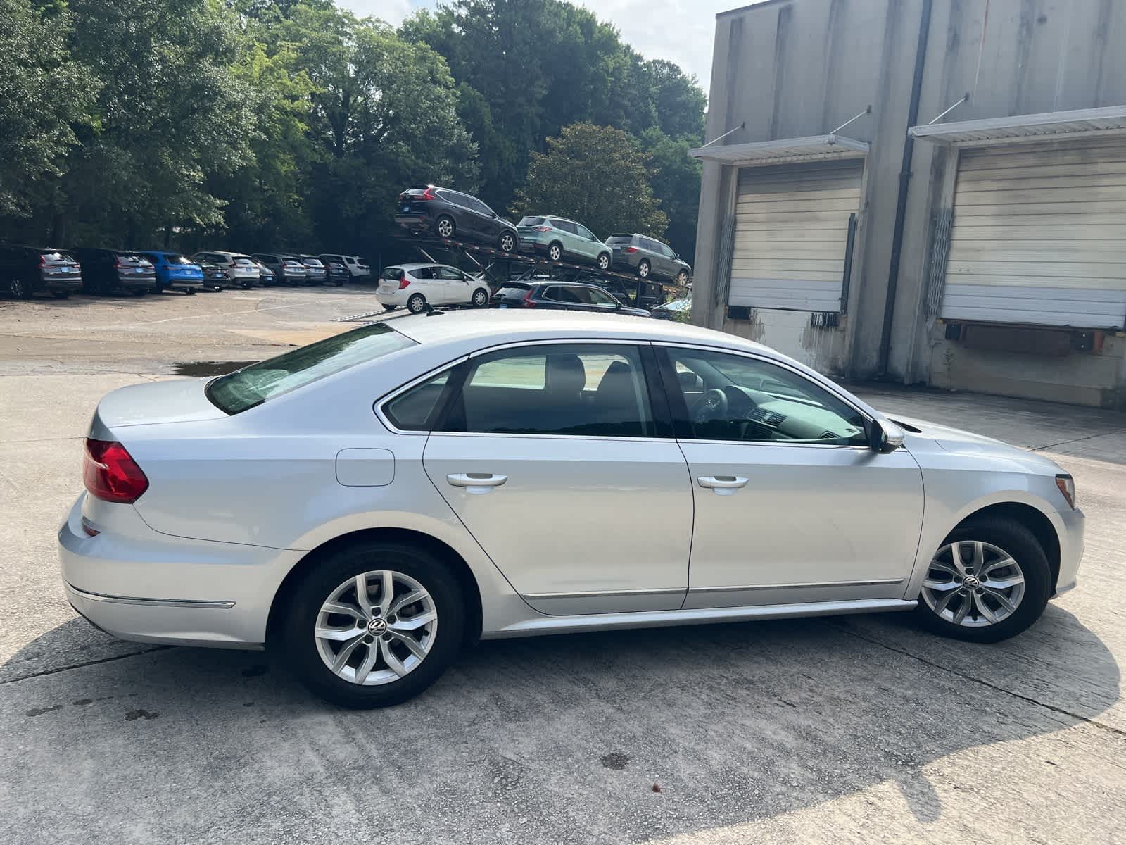 Thumbnail: 2016 Volkswagen Passat - 11