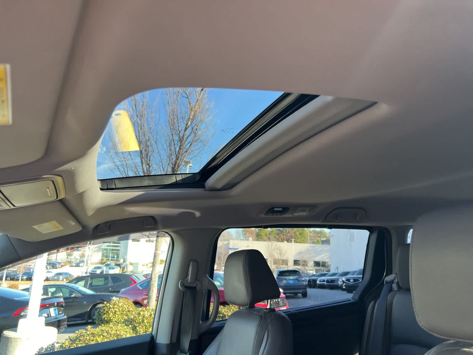 Thumbnail: 2018 Honda Odyssey - 19