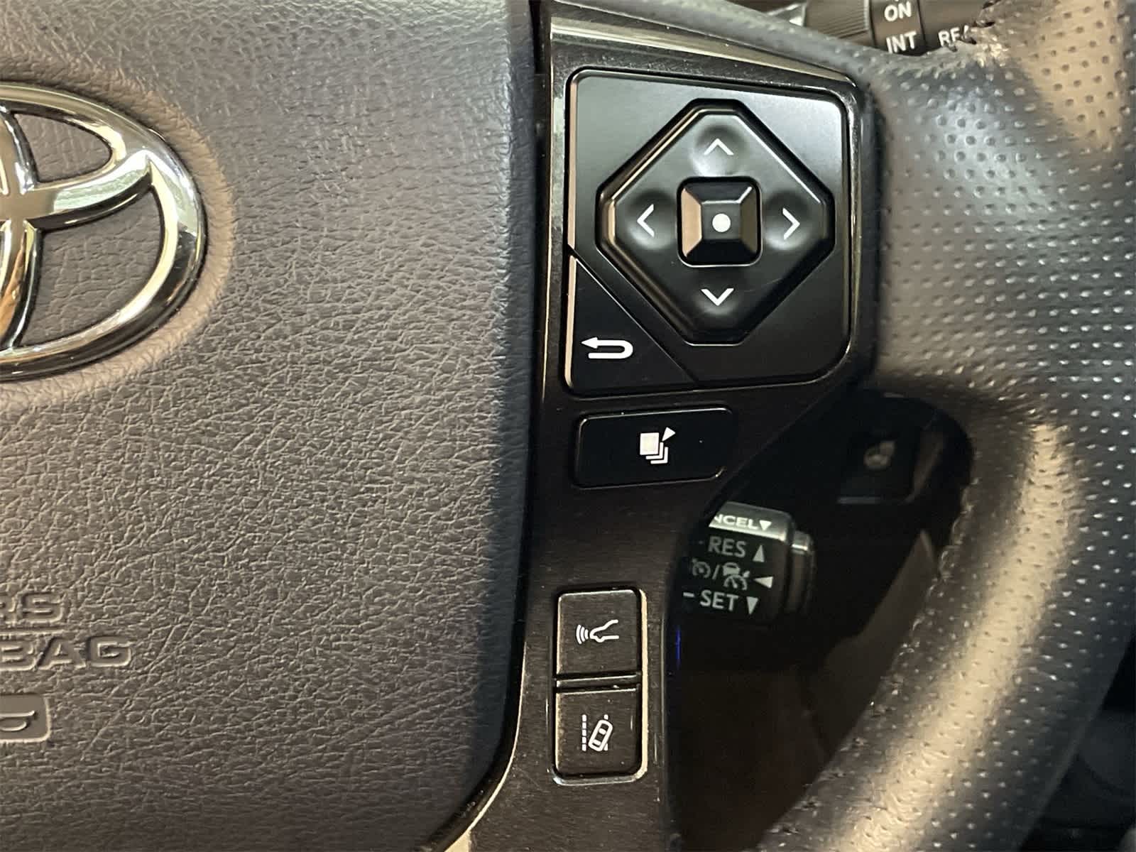 Thumbnail: 2023 Toyota 4Runner - 14