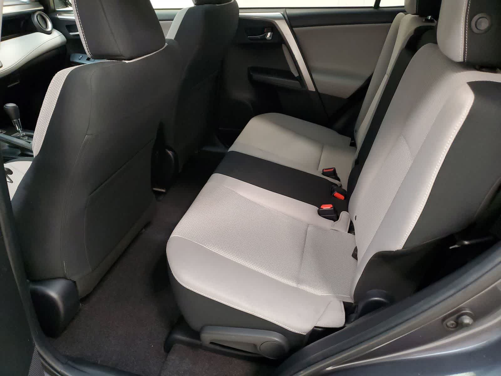 Thumbnail: 2018 Toyota RAV4 - 19