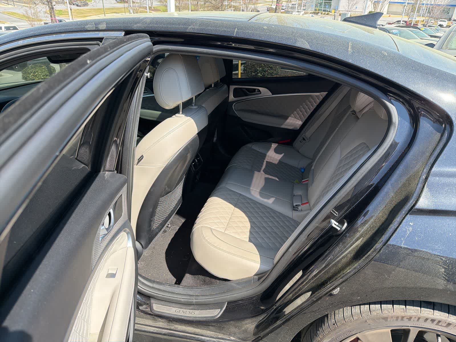 Thumbnail: 2022 Genesis G70 - 15