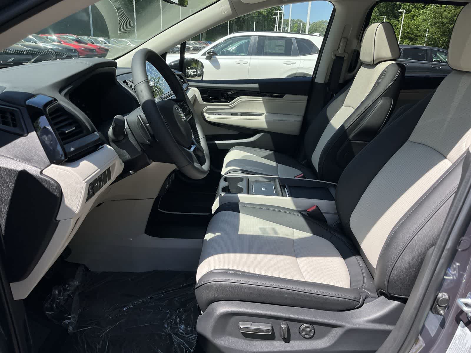 Thumbnail: 2026 Honda Odyssey - 12