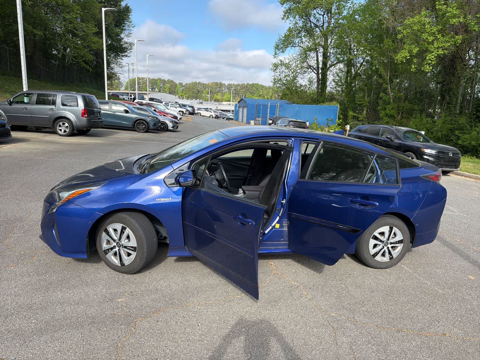 Thumbnail: 2018 Toyota Prius - 17