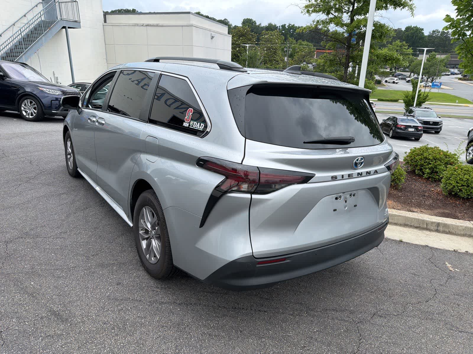 Thumbnail: 2023 Toyota Sienna - 9