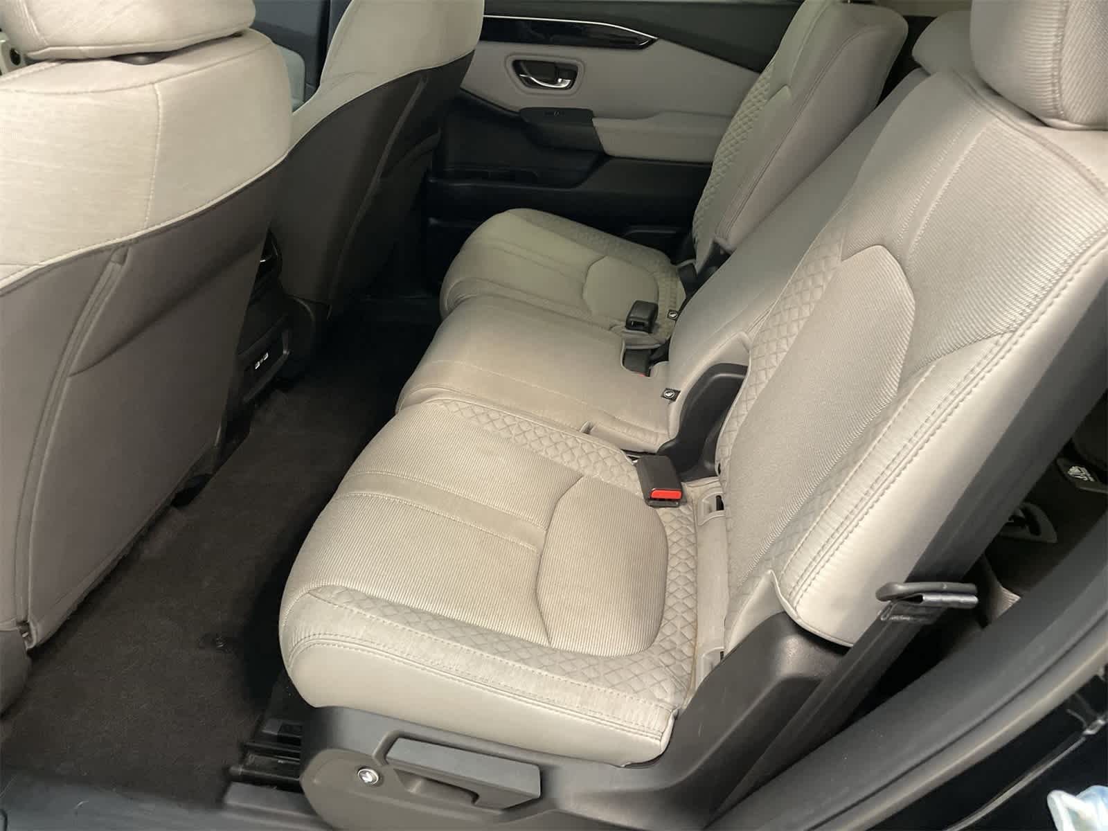 2023 Honda Pilot LX 18