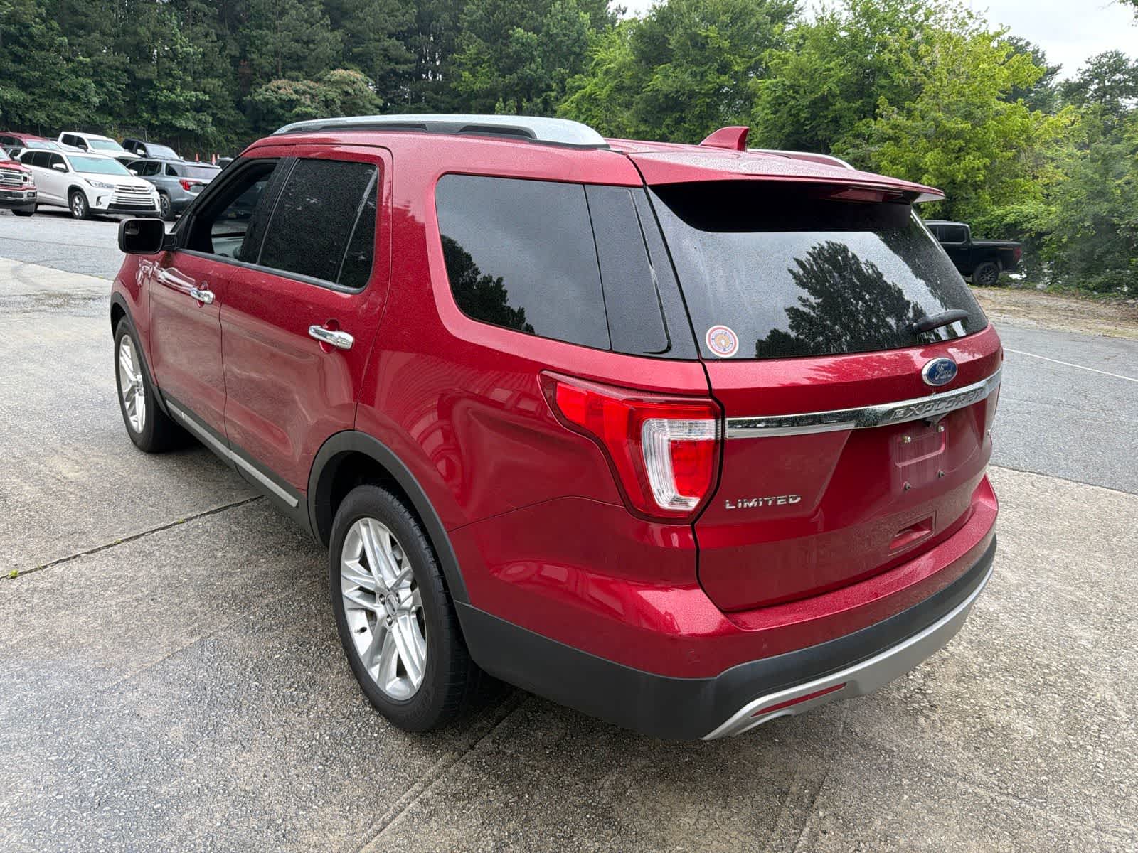 Thumbnail: 2016 Ford Explorer - 9