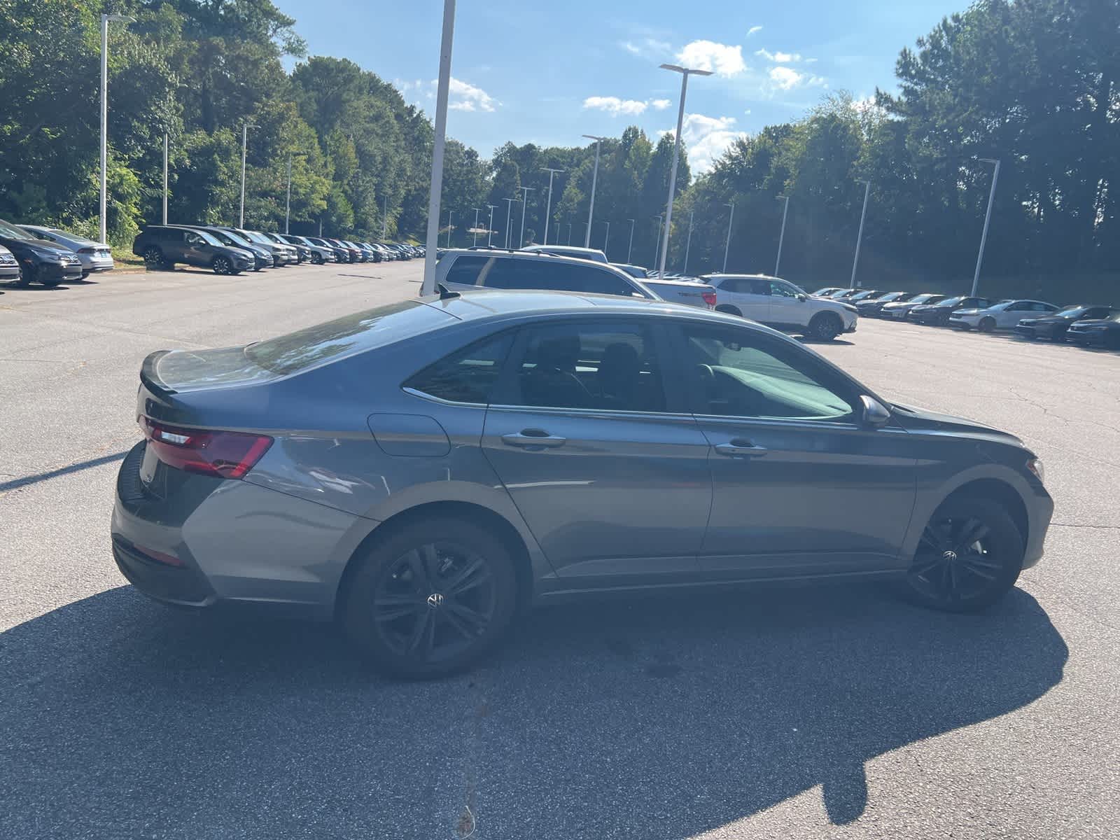 Thumbnail: 2024 Volkswagen Jetta - 12