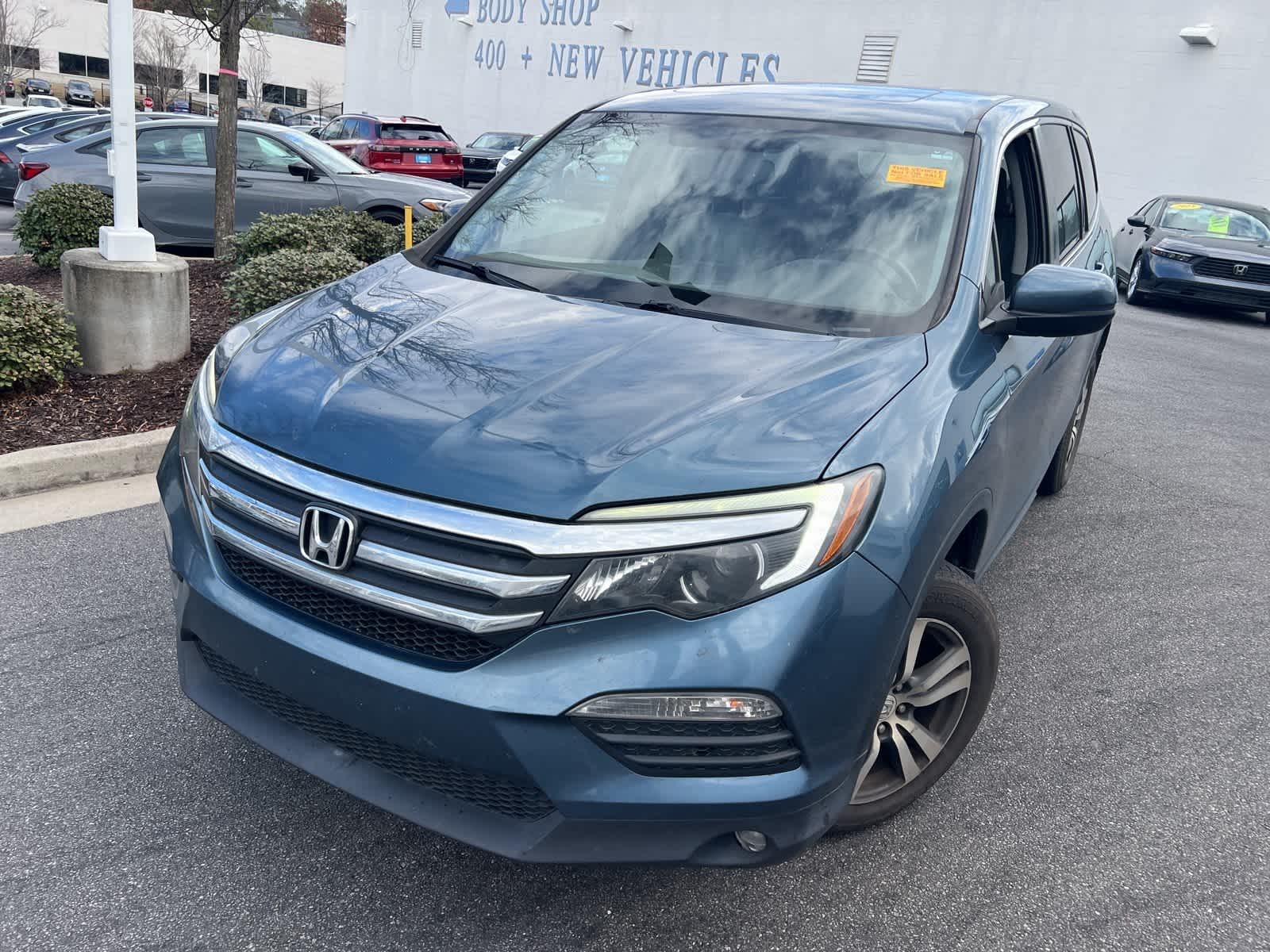 Thumbnail: 2016 Honda Pilot - 3