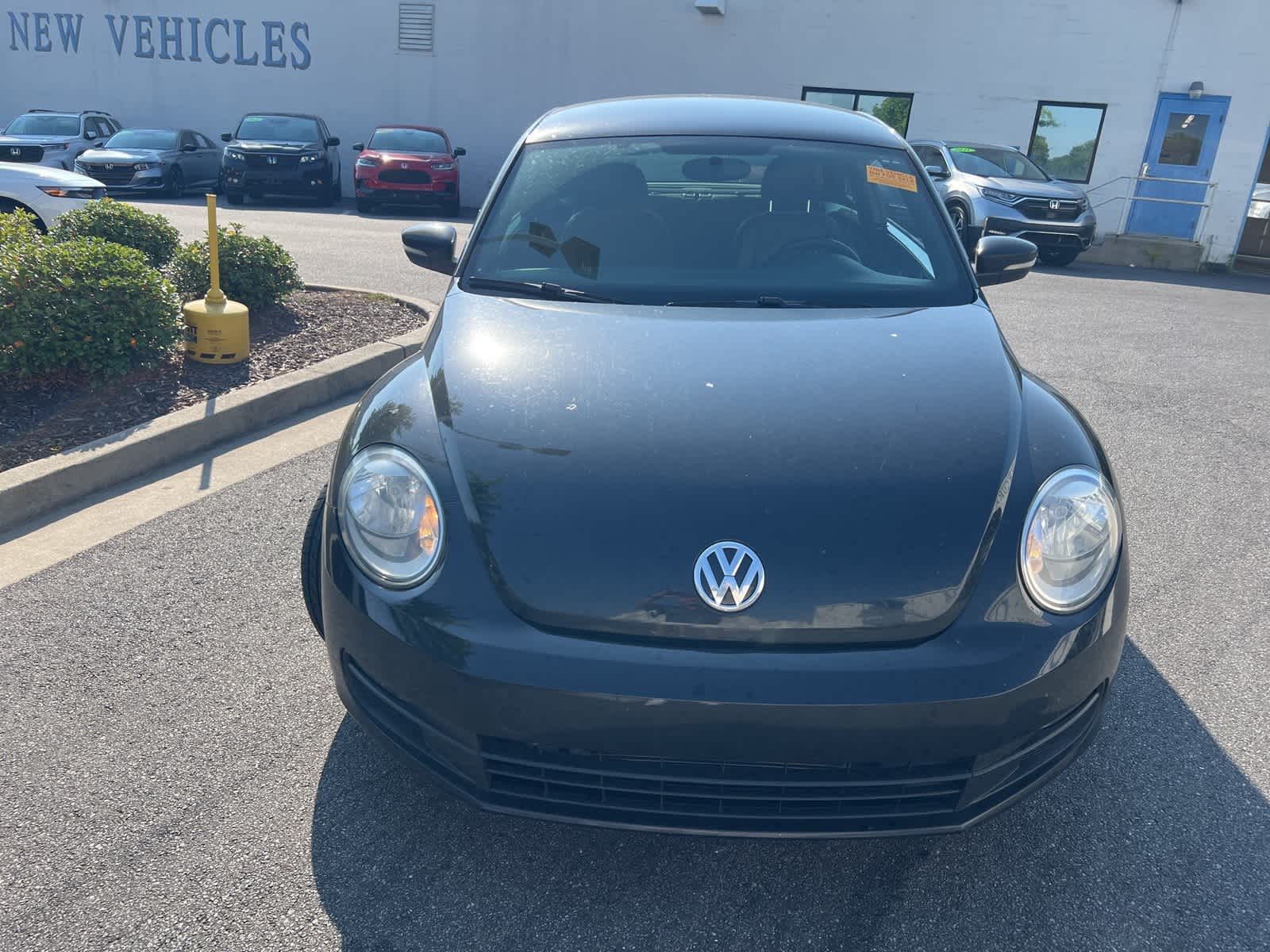 Thumbnail: 2013 Volkswagen Beetle - 14