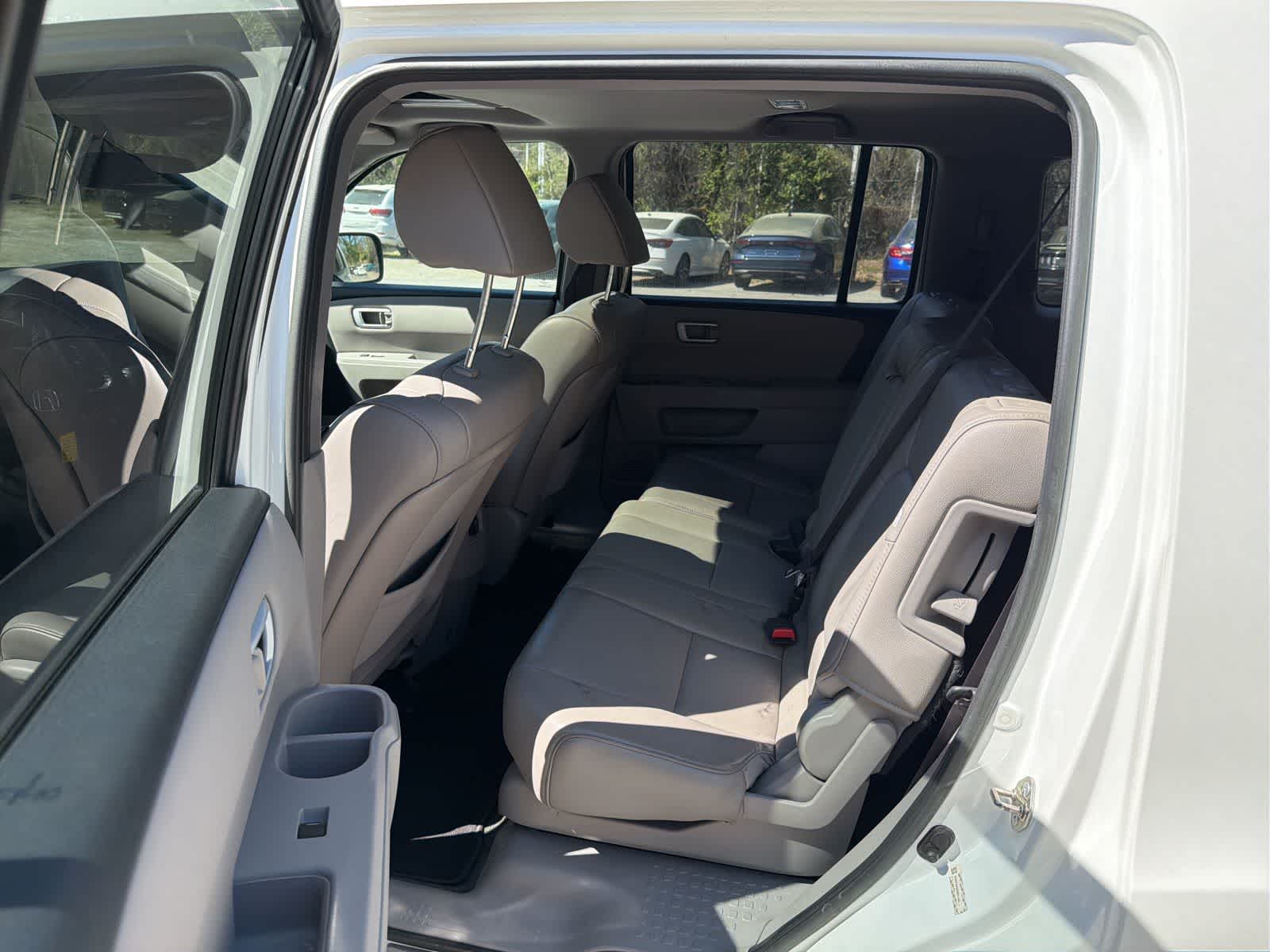 Thumbnail: 2015 Honda Pilot - 15