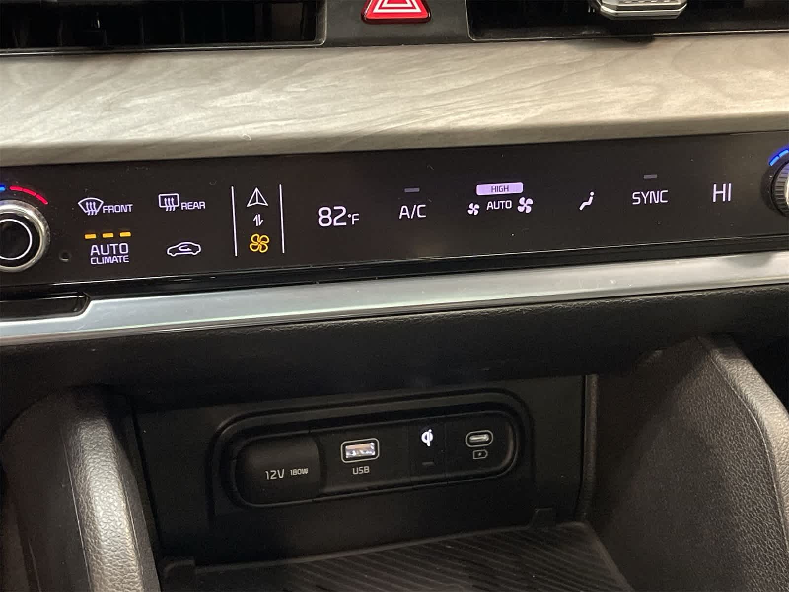 Thumbnail: 2023 Kia Sportage - 32