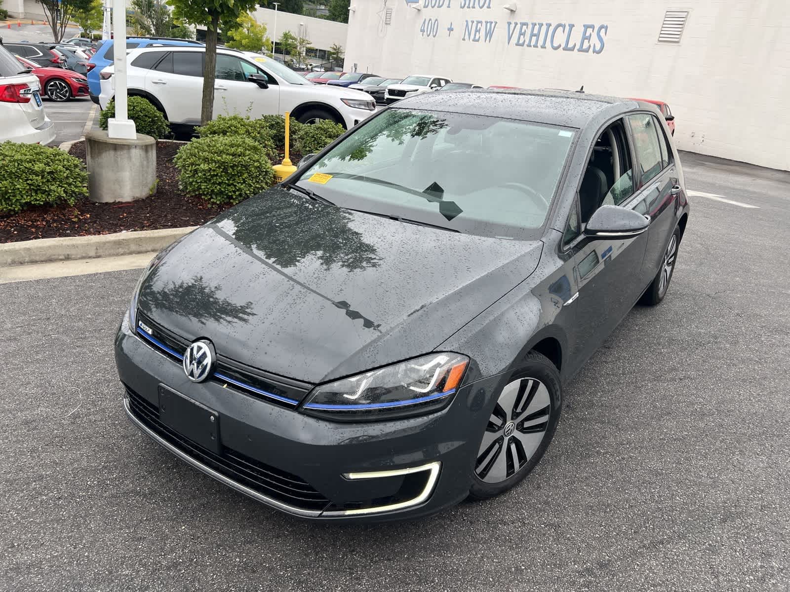 Thumbnail: 2015 Volkswagen e-Golf - 3