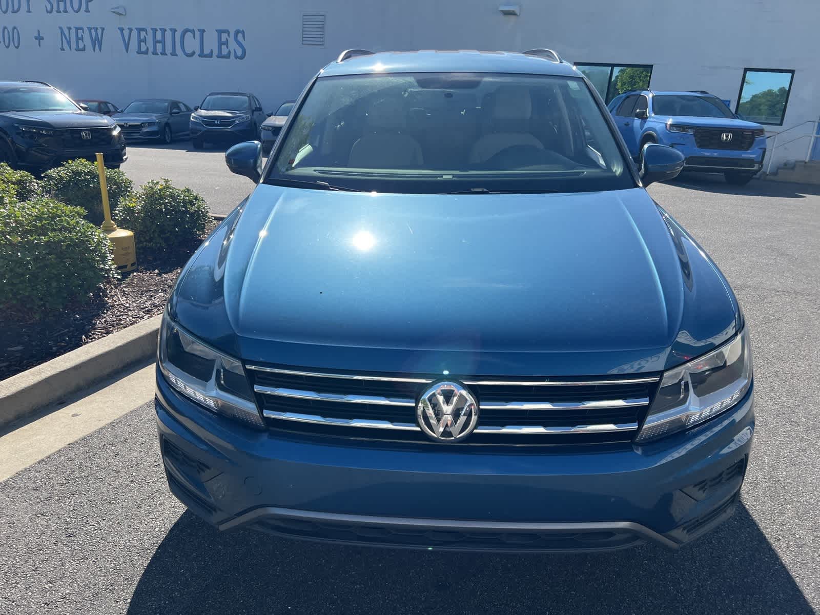 Thumbnail: 2020 Volkswagen Tiguan - 14