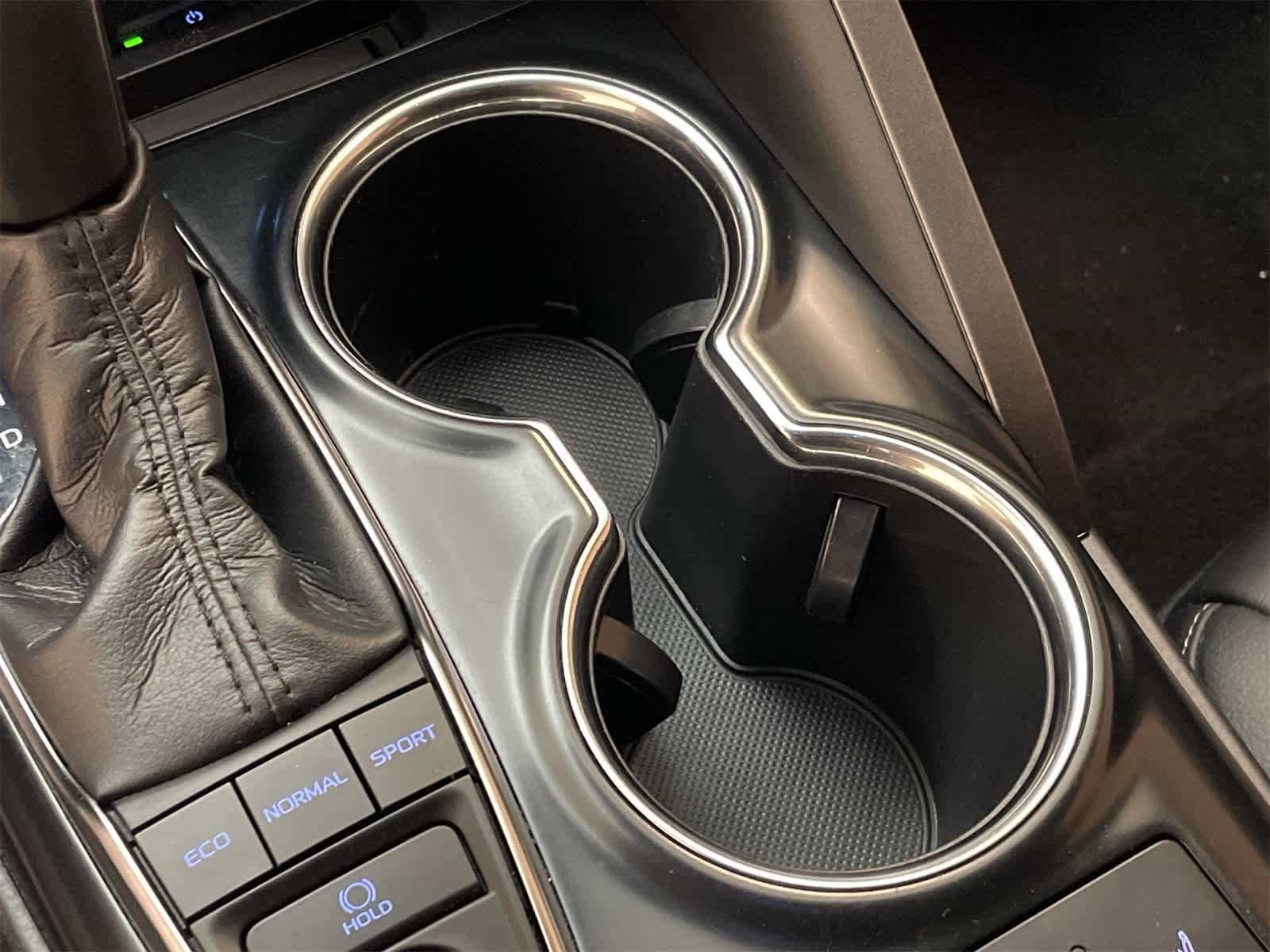 Thumbnail: 2019 Toyota Camry - 9