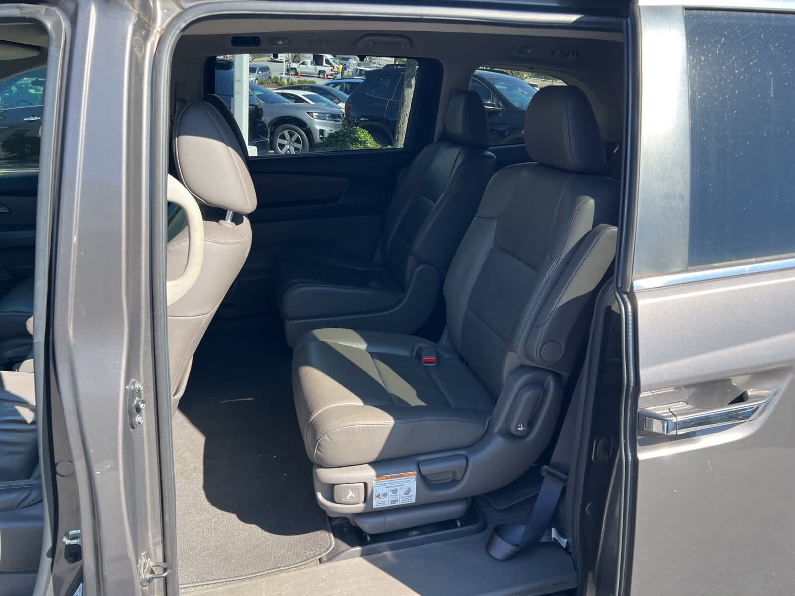 Thumbnail: 2011 Honda Odyssey - 16