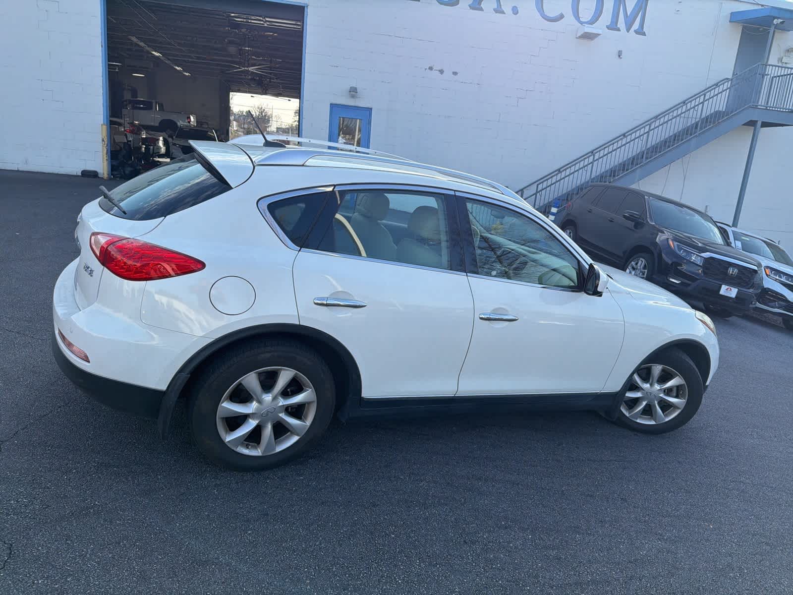 Thumbnail: 2009 INFINITI EX35 - 11