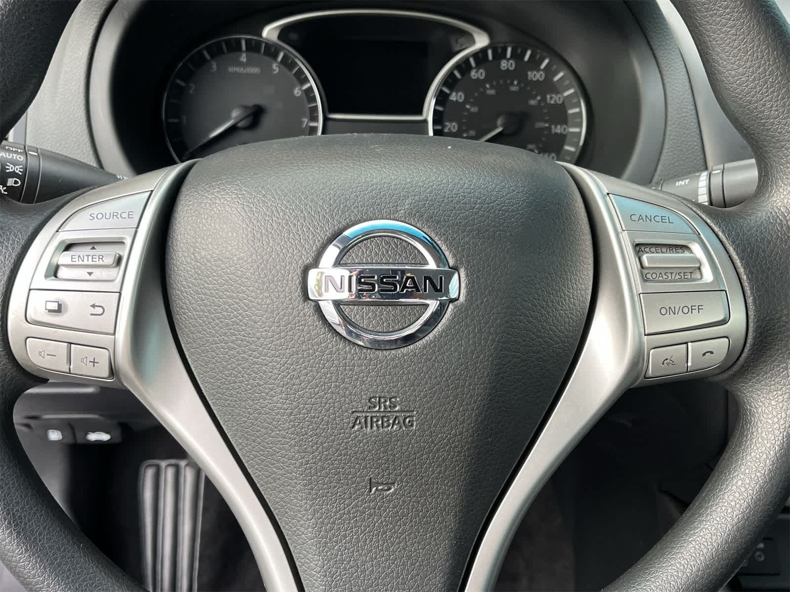 Thumbnail: 2017 Nissan Altima - 9