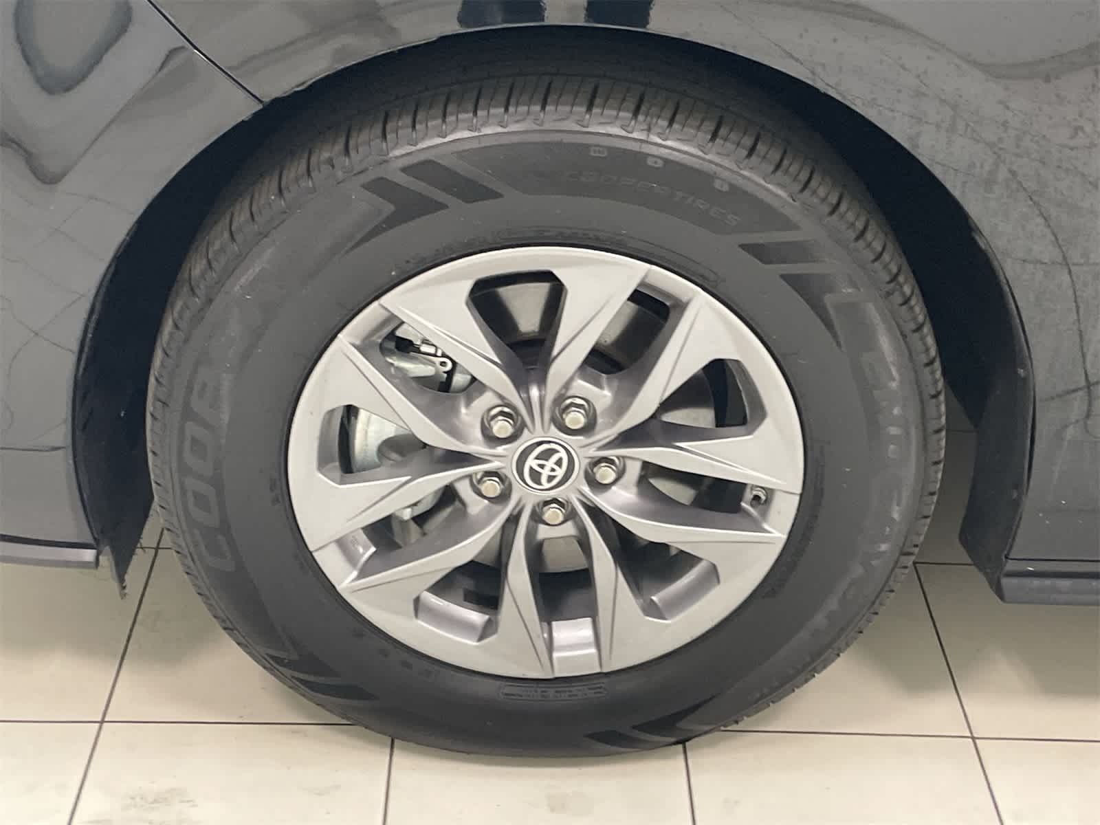 Thumbnail: 2023 Toyota Sienna - 21