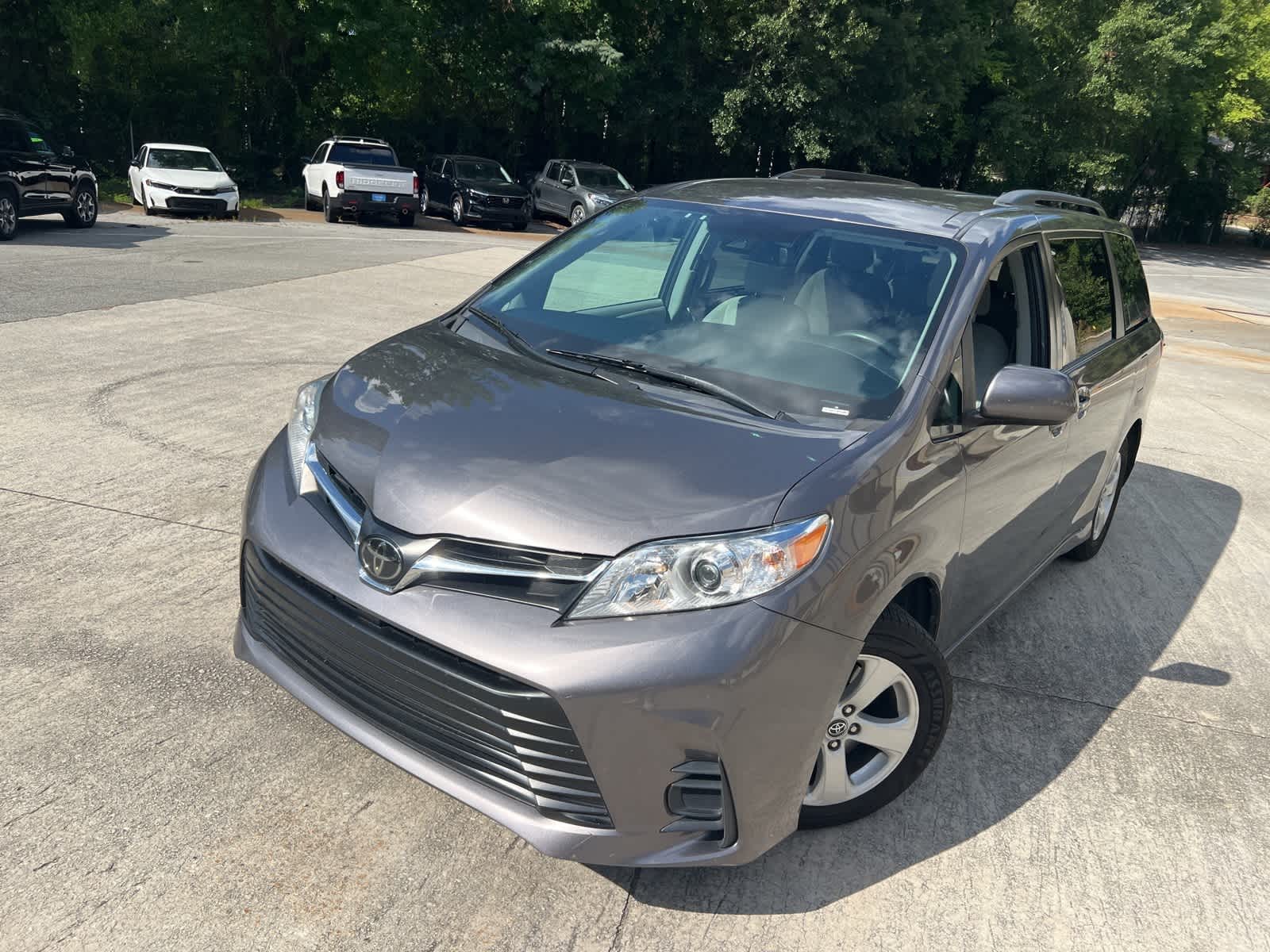 Thumbnail: 2020 Toyota Sienna - 2