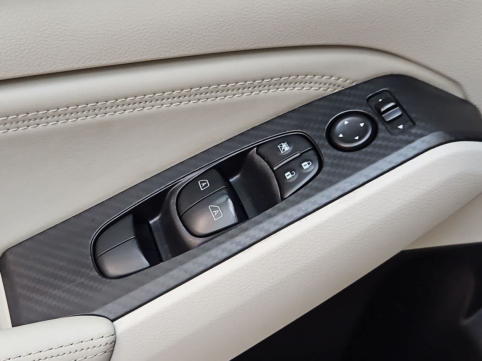 2019 Nissan Altima SV - Photo 16
