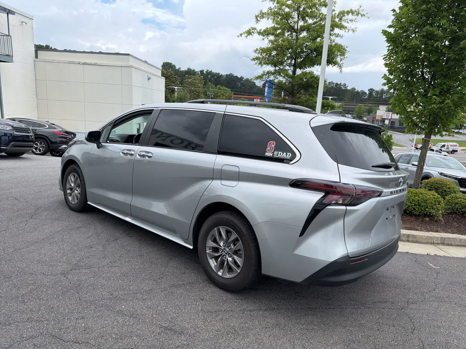 Thumbnail: 2023 Toyota Sienna - 8