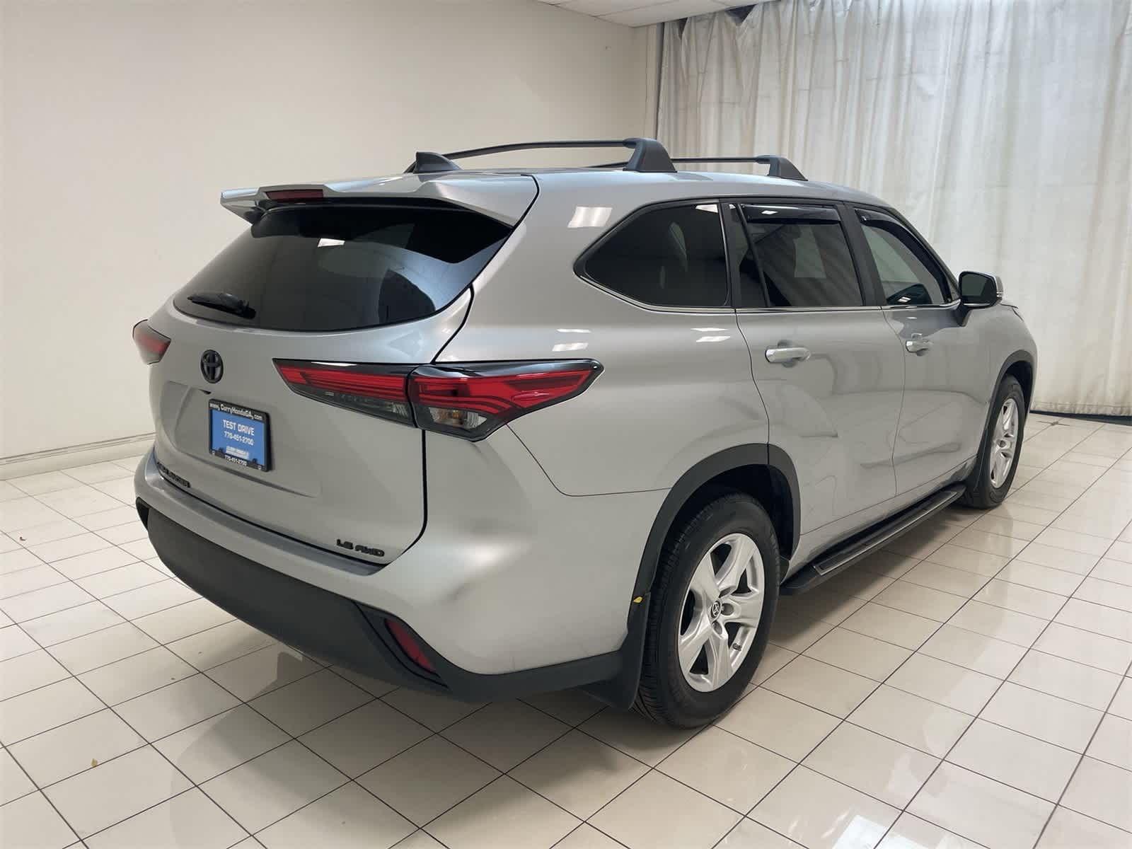 Thumbnail: 2023 Toyota Highlander - 26