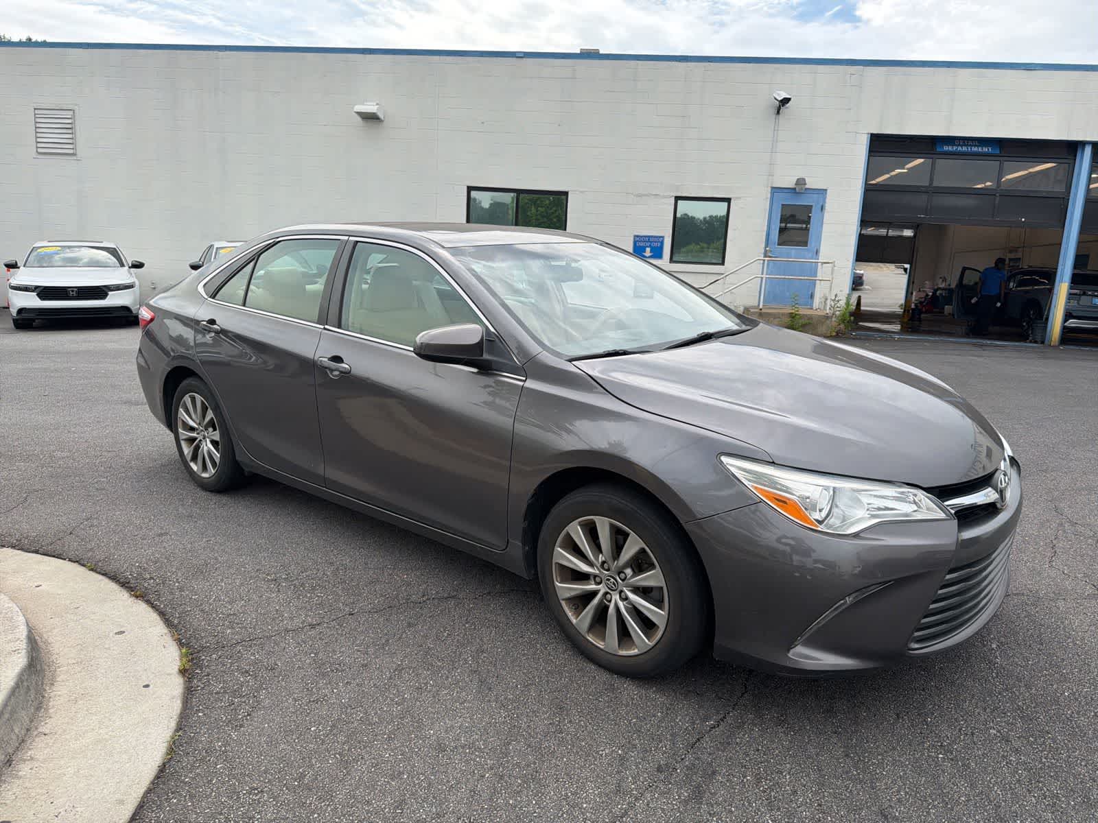 Thumbnail: 2015 Toyota Camry - 14
