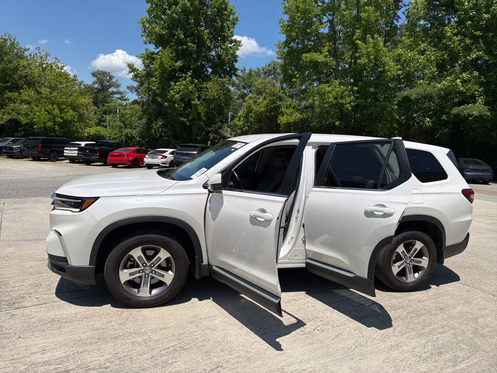 Thumbnail: 2025 Honda Pilot - 19