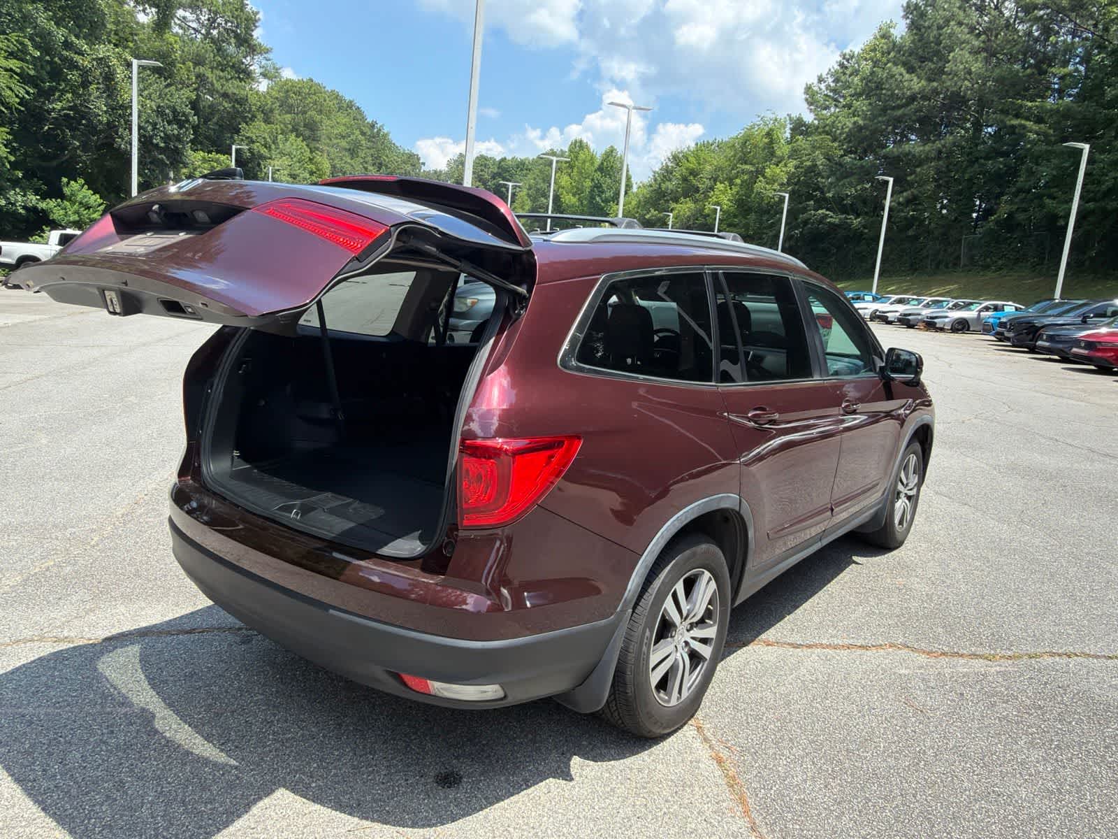 Thumbnail: 2016 Honda Pilot - 11