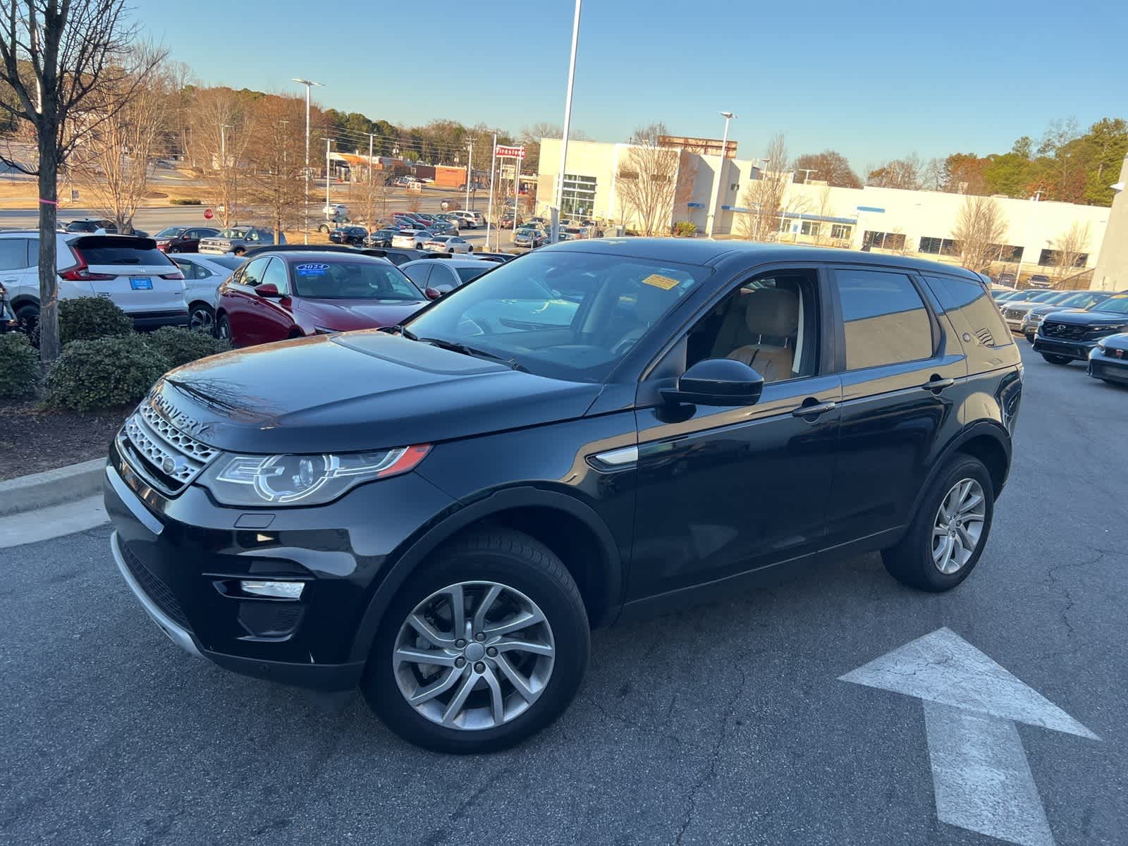 Thumbnail: 2016 Land Rover Discovery Sport - 4