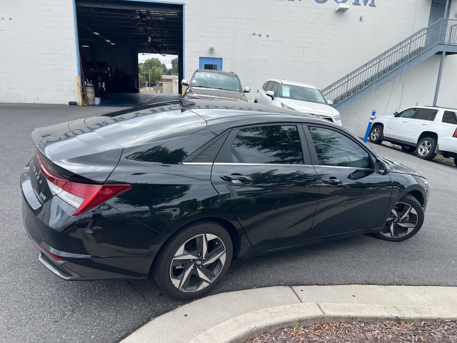 Thumbnail: 2023 Hyundai Elantra - 12