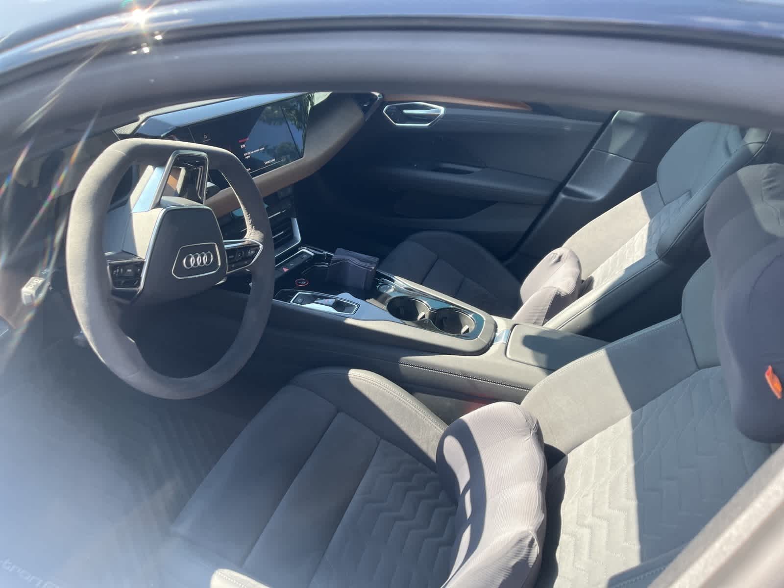 2022 Audi e-tron GT Premium Plus 8