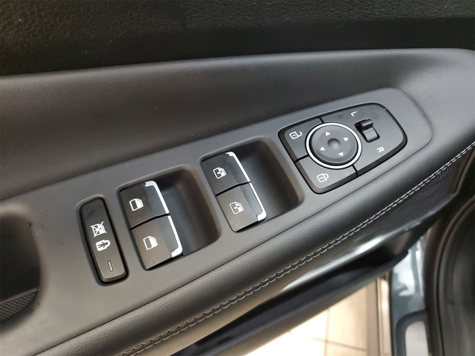 Thumbnail: 2019 Hyundai Santa Fe - 17