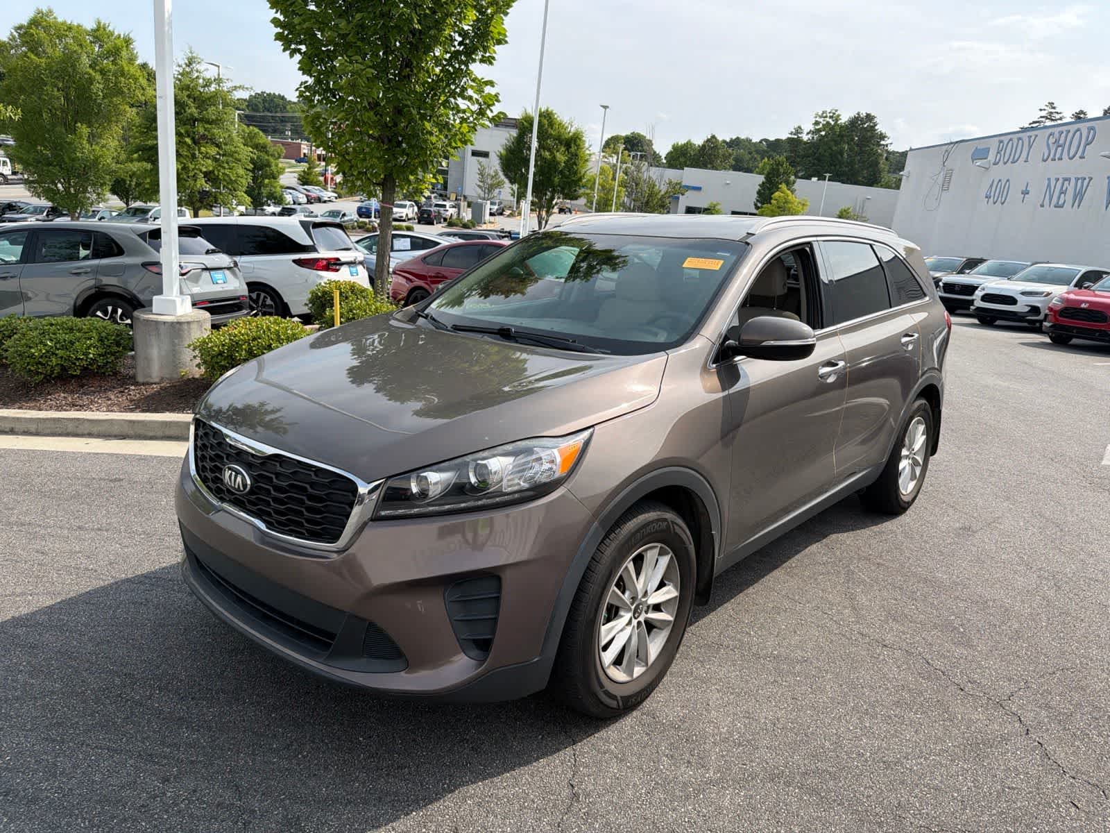 Thumbnail: 2019 Kia Sorento - 3