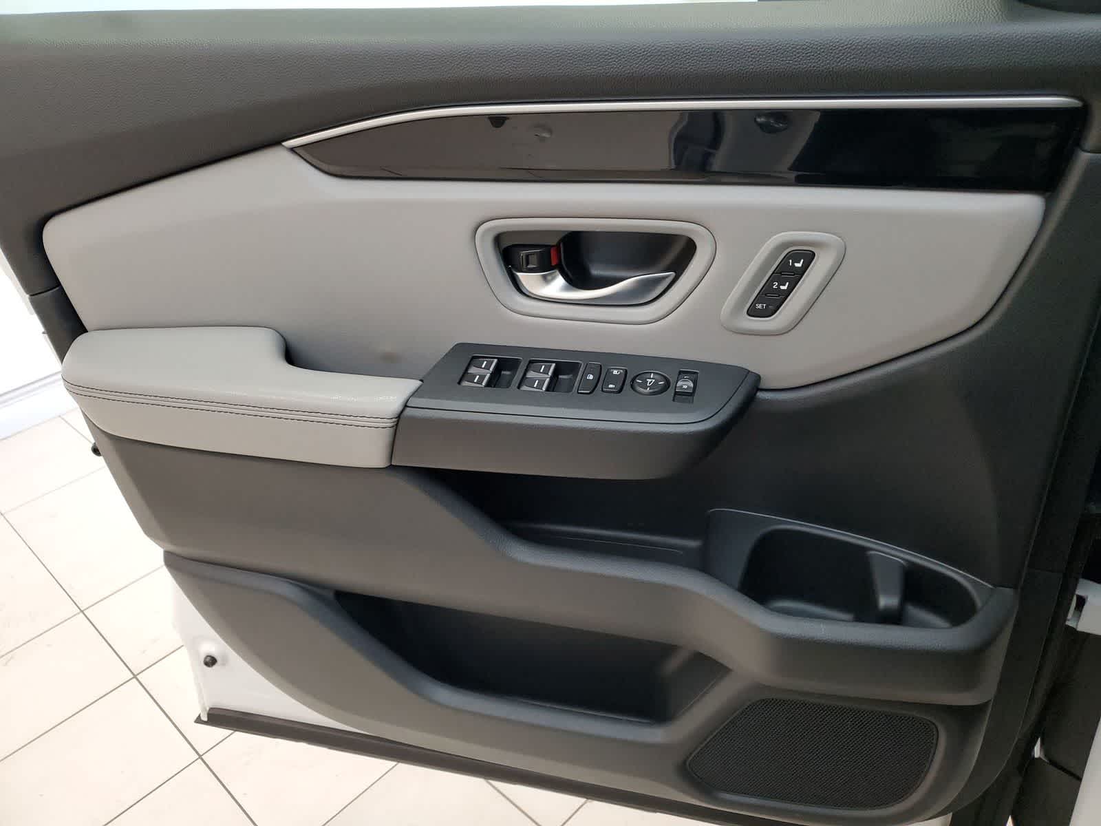 Thumbnail: 2025 Honda Pilot - 17