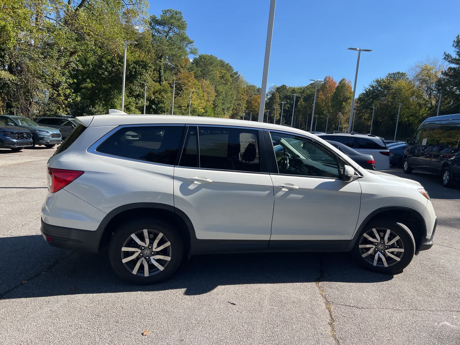 Thumbnail: 2019 Honda Pilot - 11