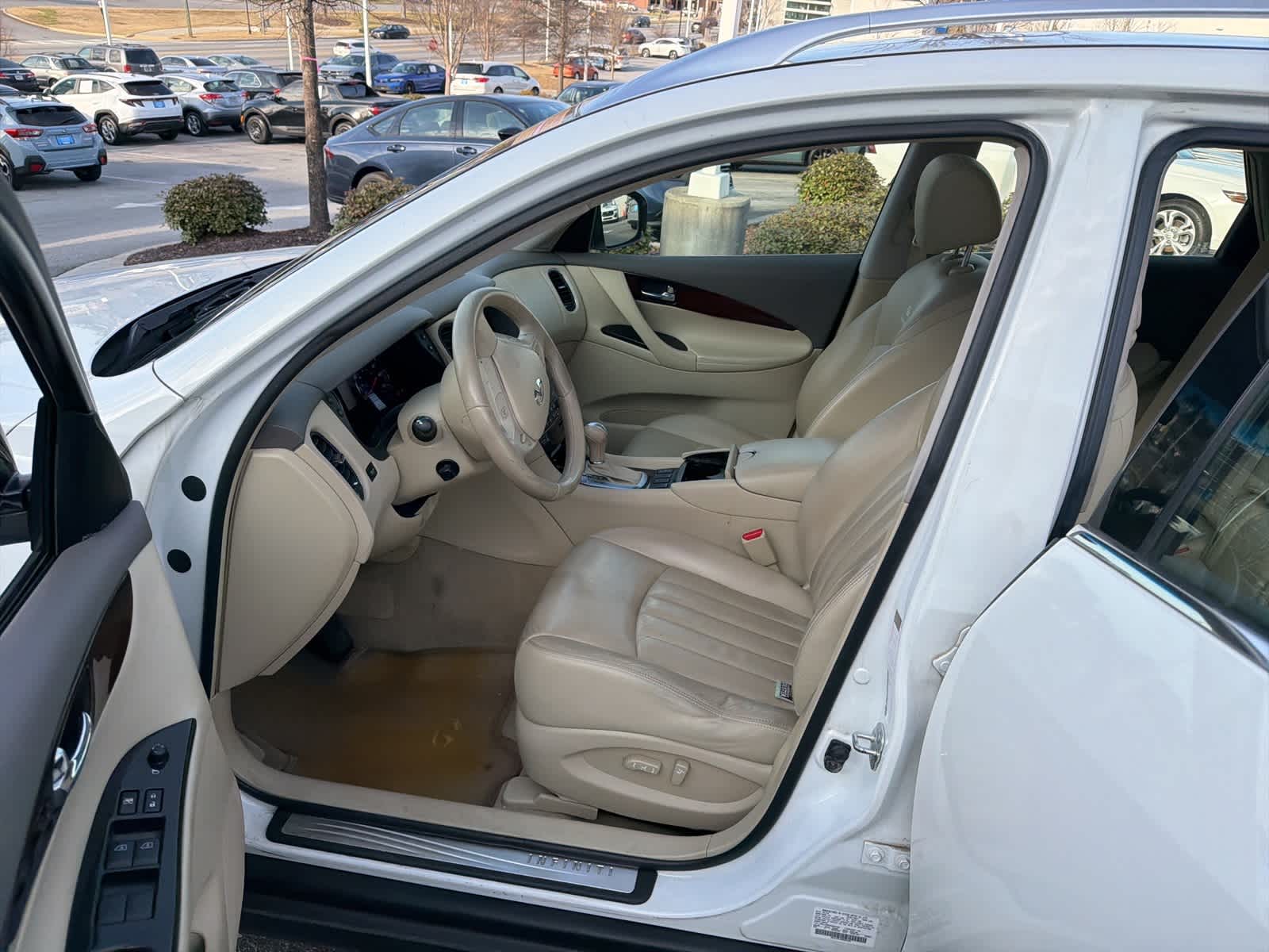 Thumbnail: 2009 INFINITI EX35 - 16