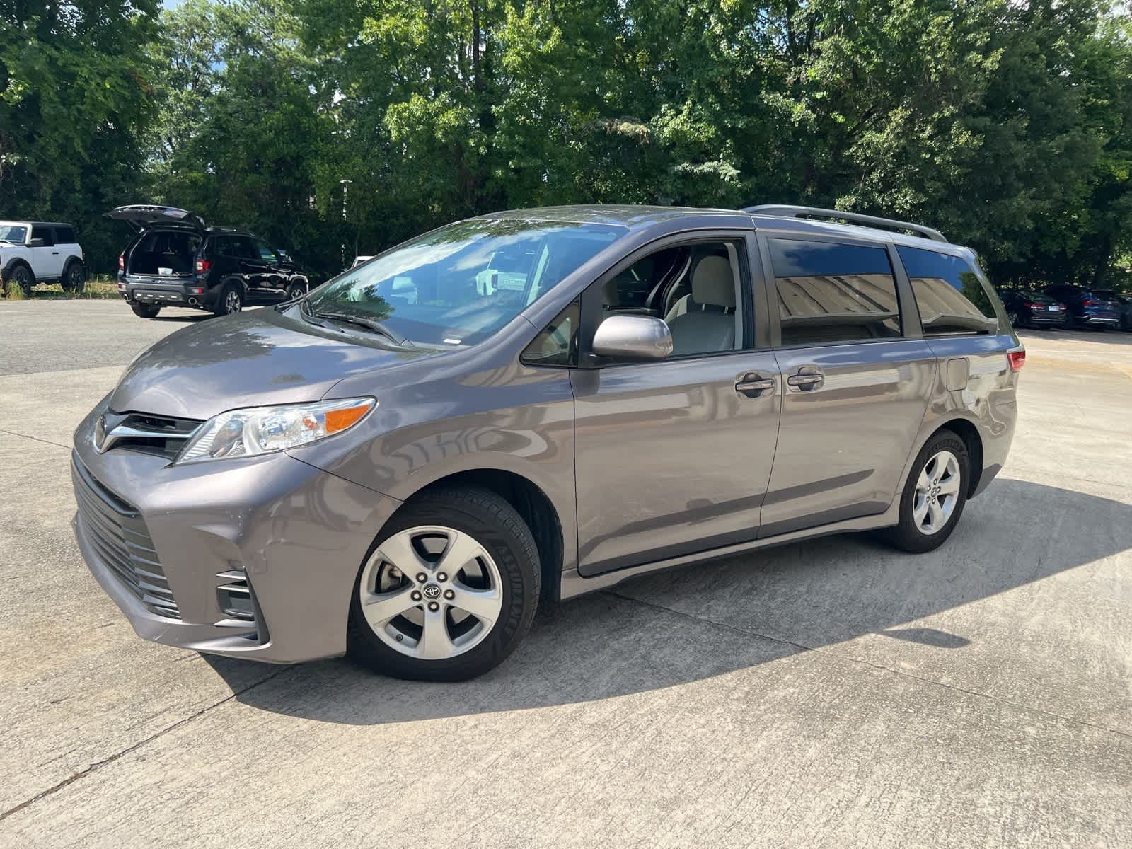 Thumbnail: 2020 Toyota Sienna - 4