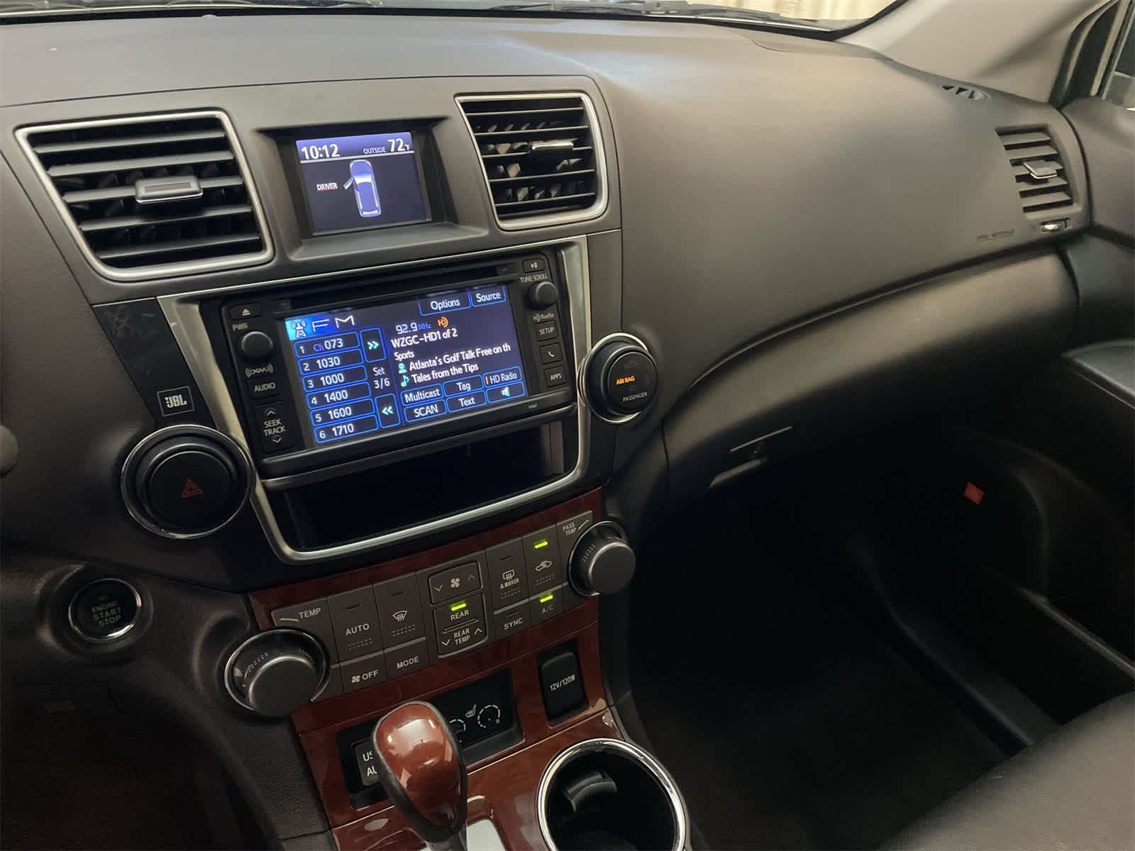 Thumbnail: 2013 Toyota Highlander - 29