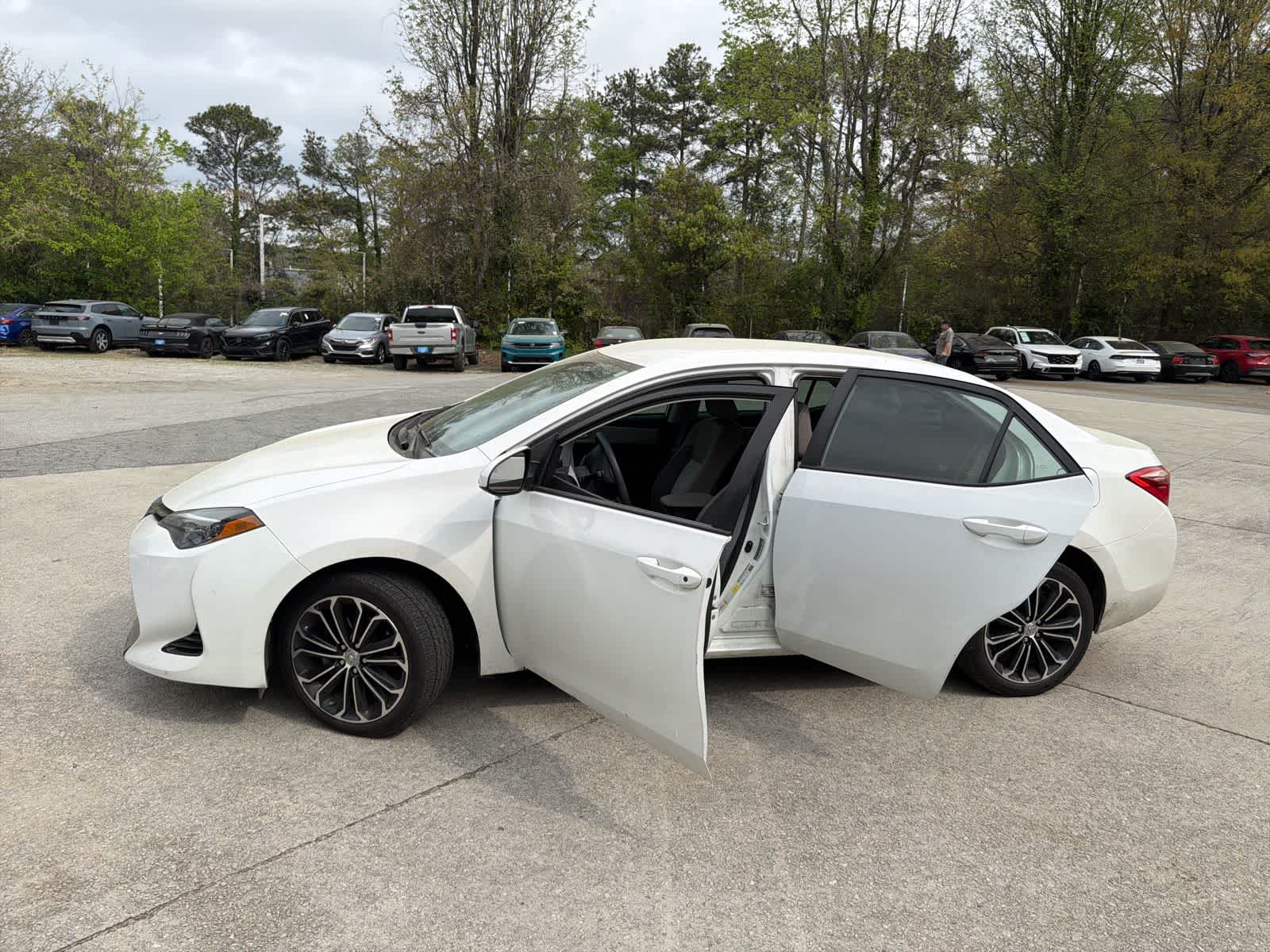 Thumbnail: 2018 Toyota Corolla - 17