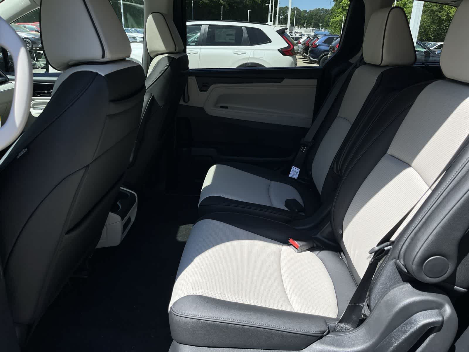 Thumbnail: 2026 Honda Odyssey - 10