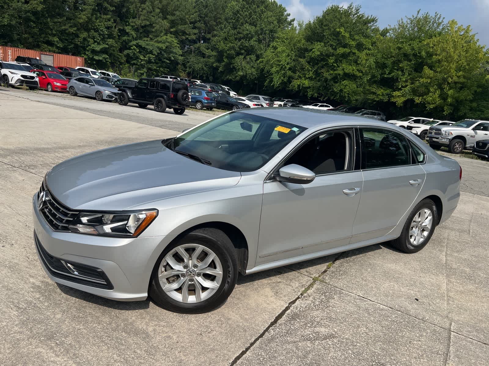 Thumbnail: 2016 Volkswagen Passat - 4