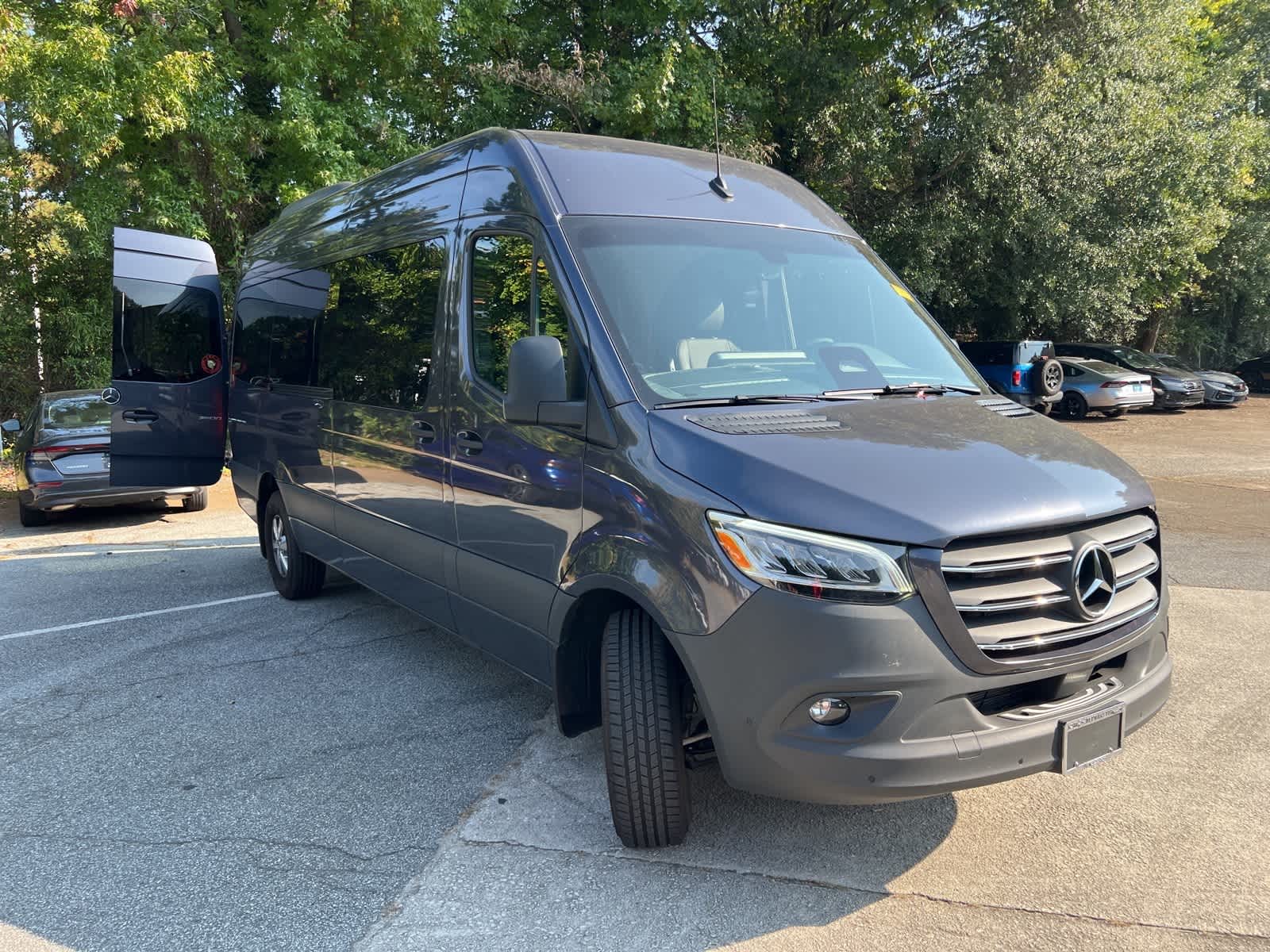 Thumbnail: 2025 Mercedes-Benz Sprinter - 11