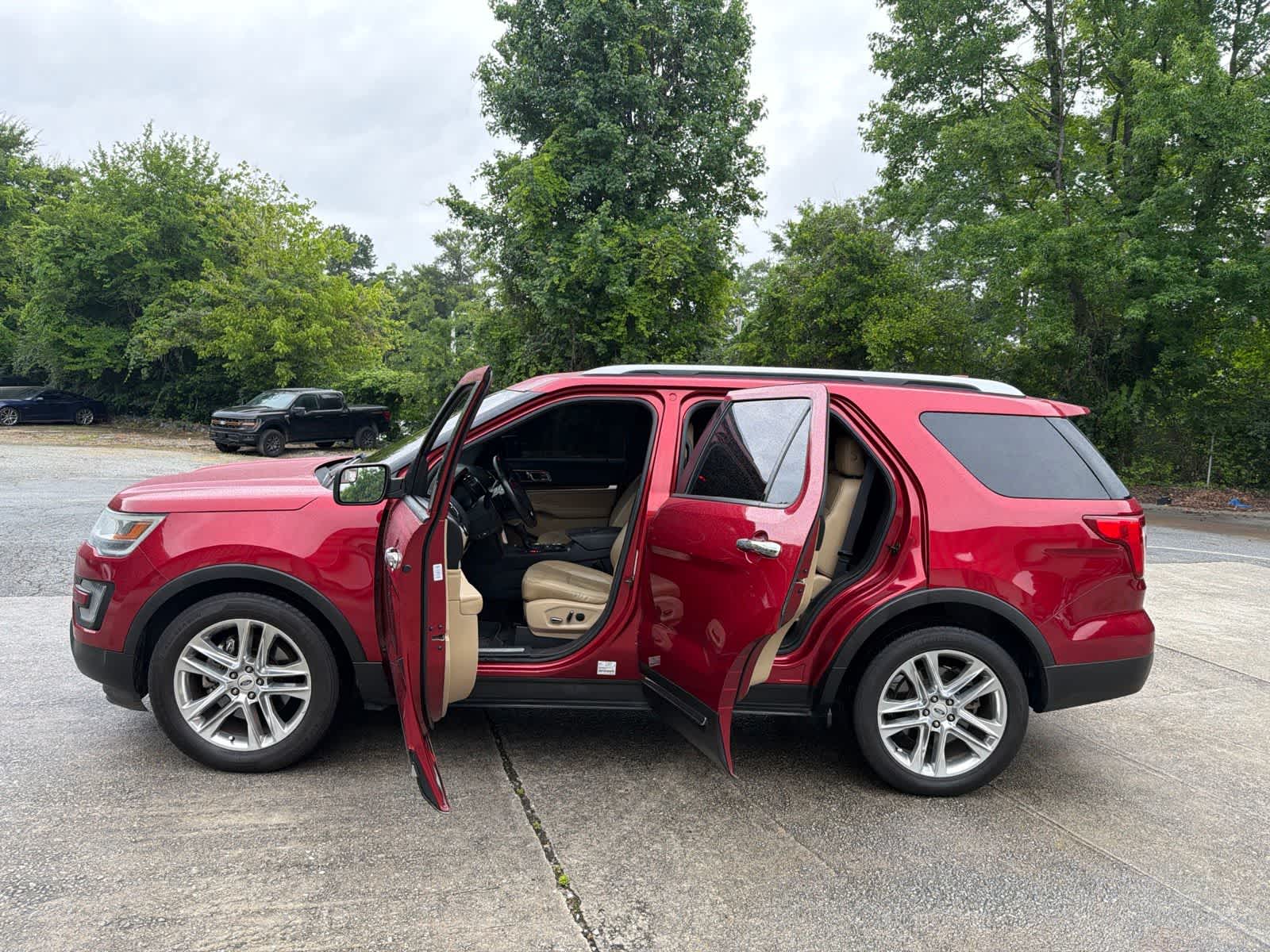 Thumbnail: 2016 Ford Explorer - 20