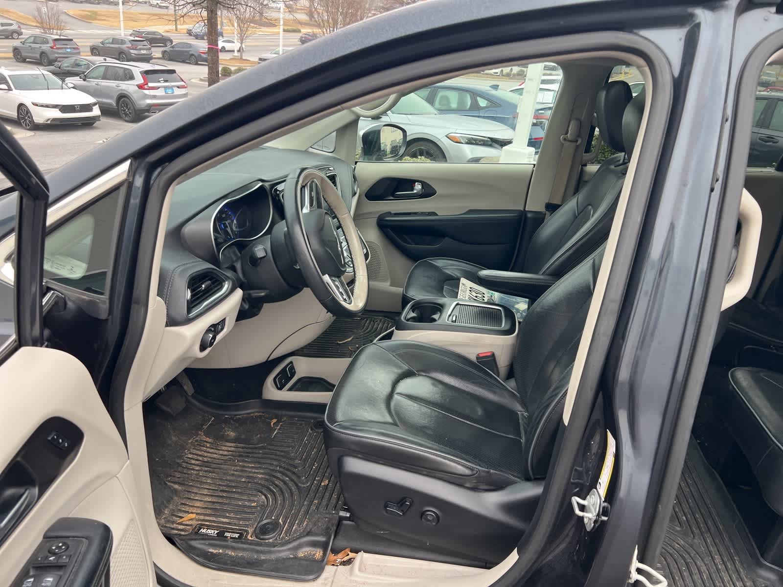 Thumbnail: 2020 Chrysler Pacifica - 15