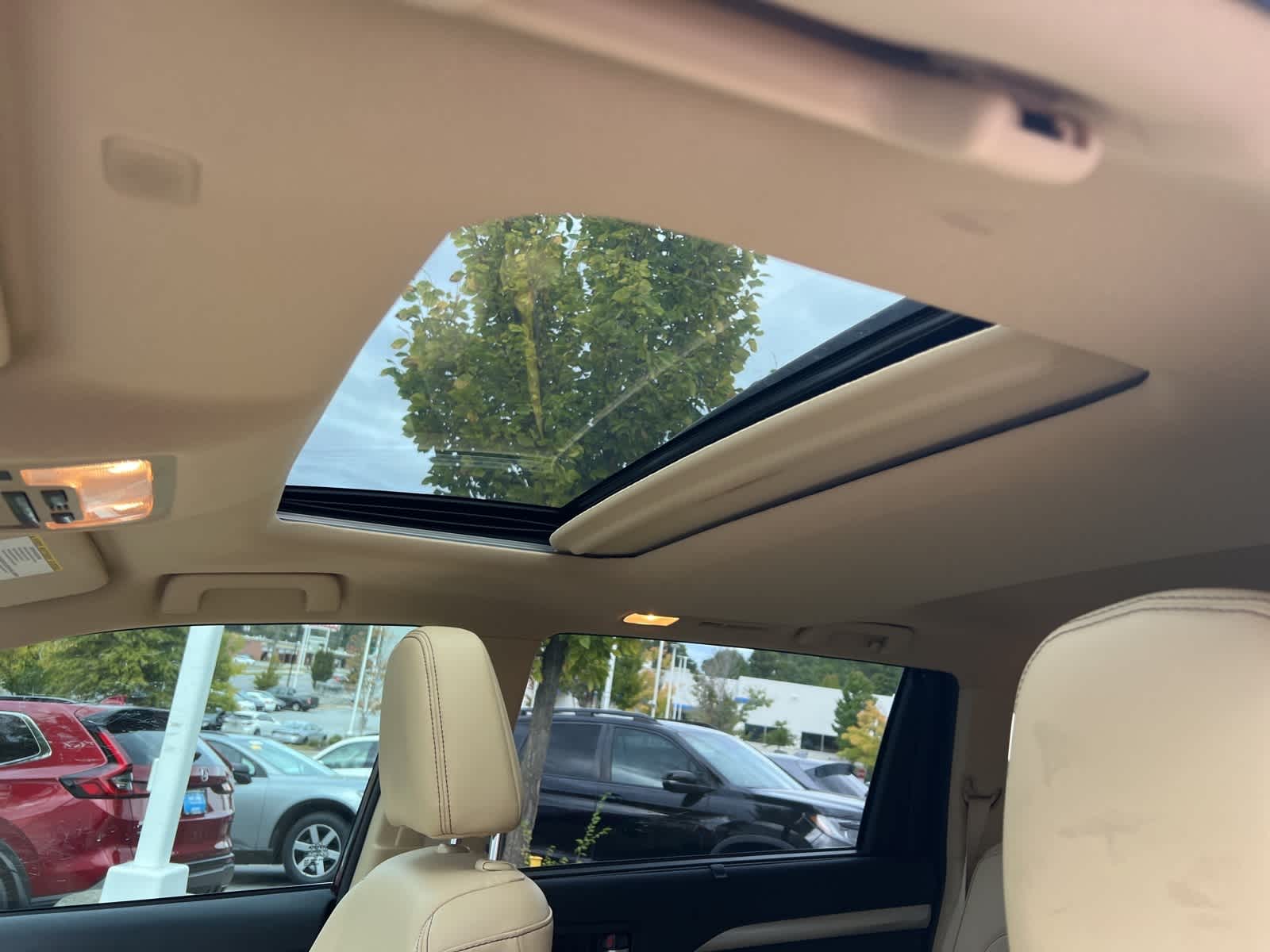 Thumbnail: 2019 Toyota Highlander - 19